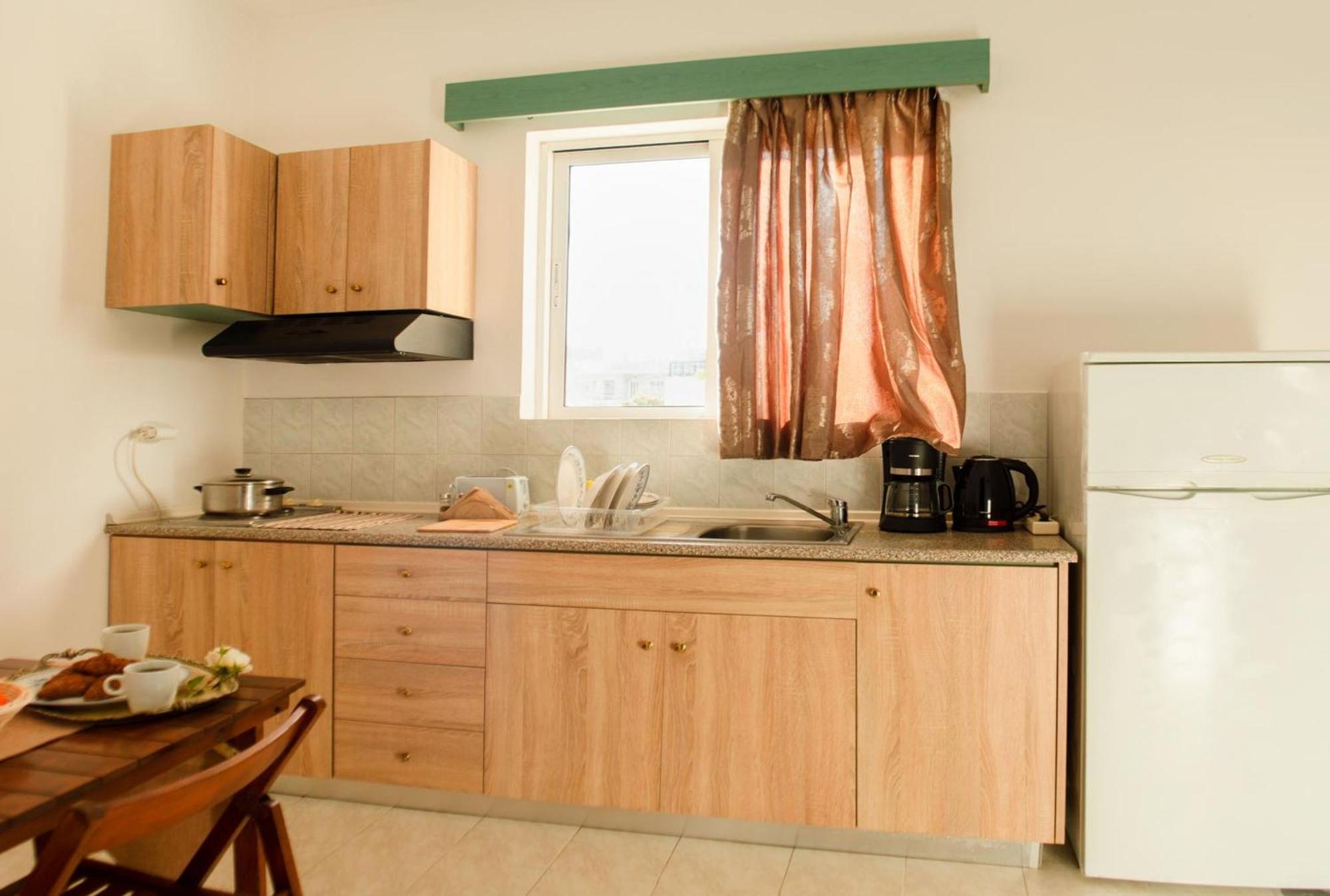 Lefteris Apartments In Іялісос Екстер'єр фото