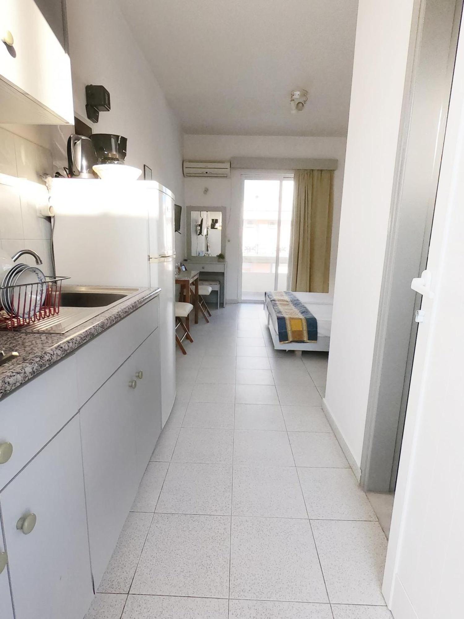 Lefteris Apartments In Іялісос Екстер'єр фото