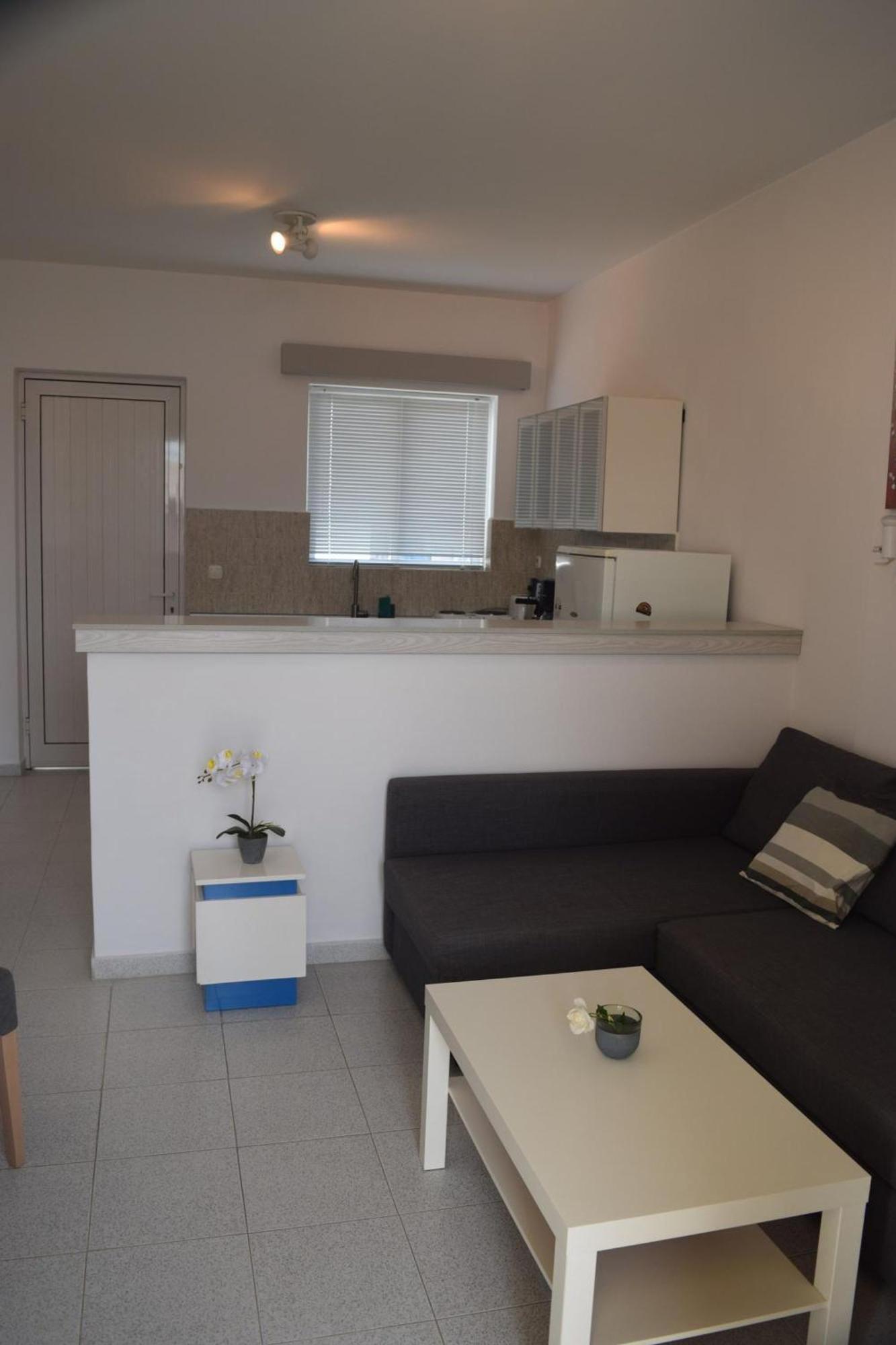 Lefteris Apartments In Іялісос Екстер'єр фото