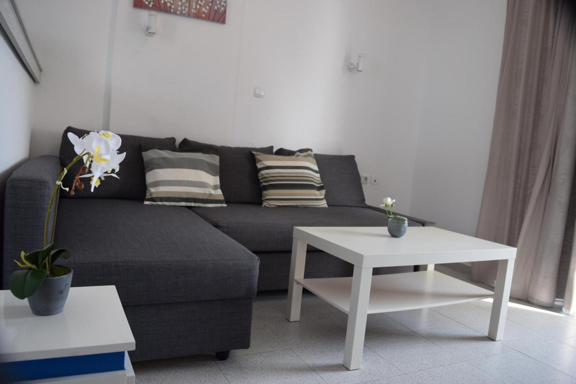 Lefteris Apartments In Іялісос Екстер'єр фото