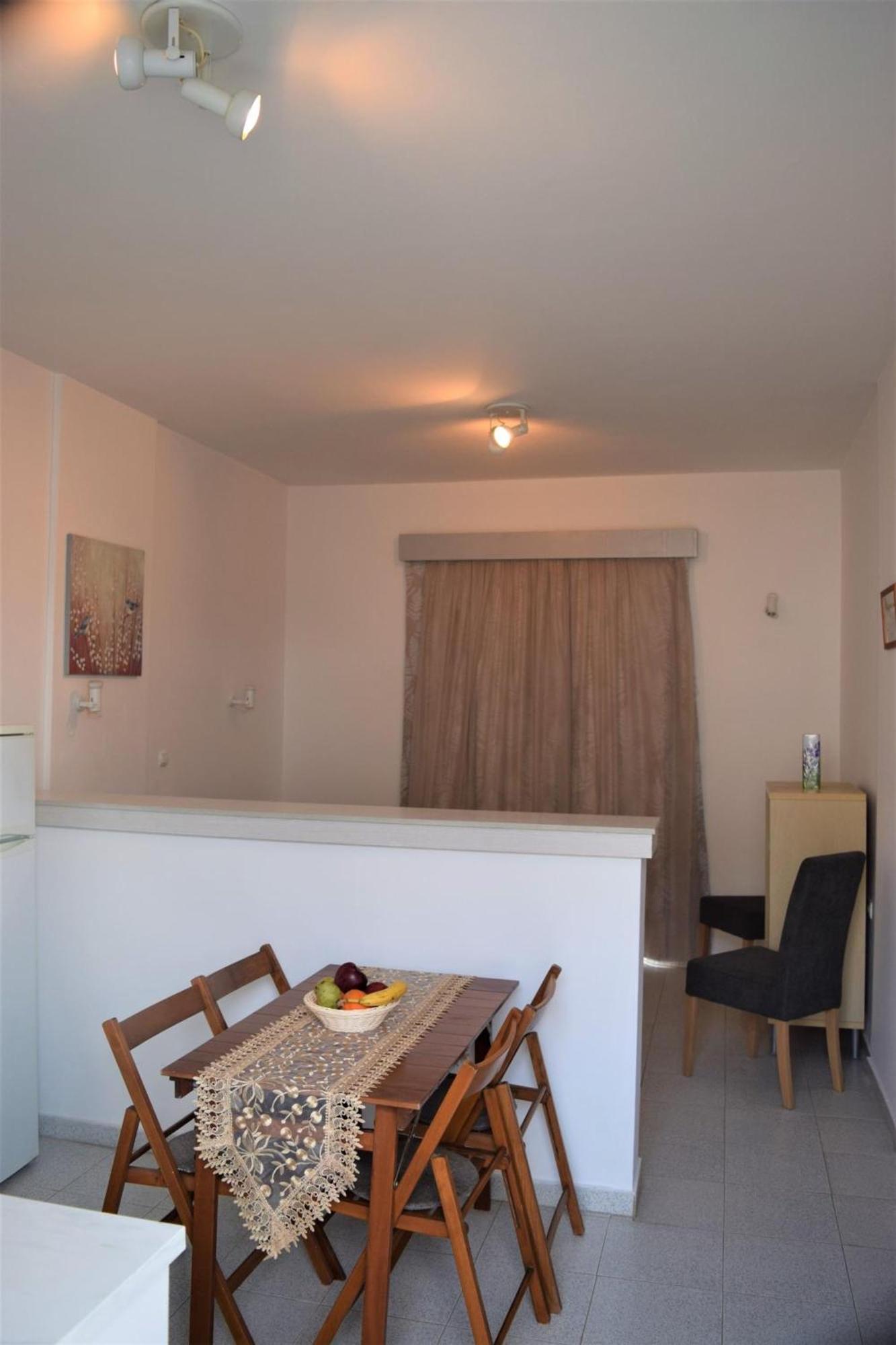 Lefteris Apartments In Іялісос Екстер'єр фото